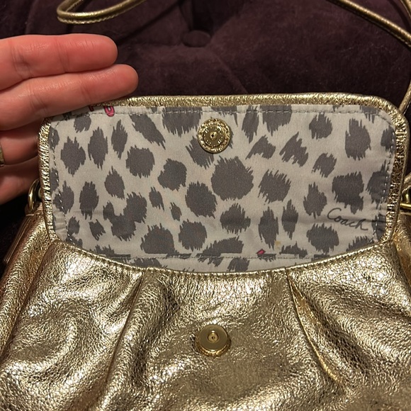 Coach Poppy STAR Leather “Groovy” Gold Crossbody Handbag - Picture 3 of 13